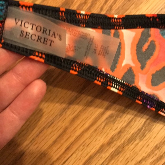 Victoria's Secret bathing suit top - Picture 6 of 6